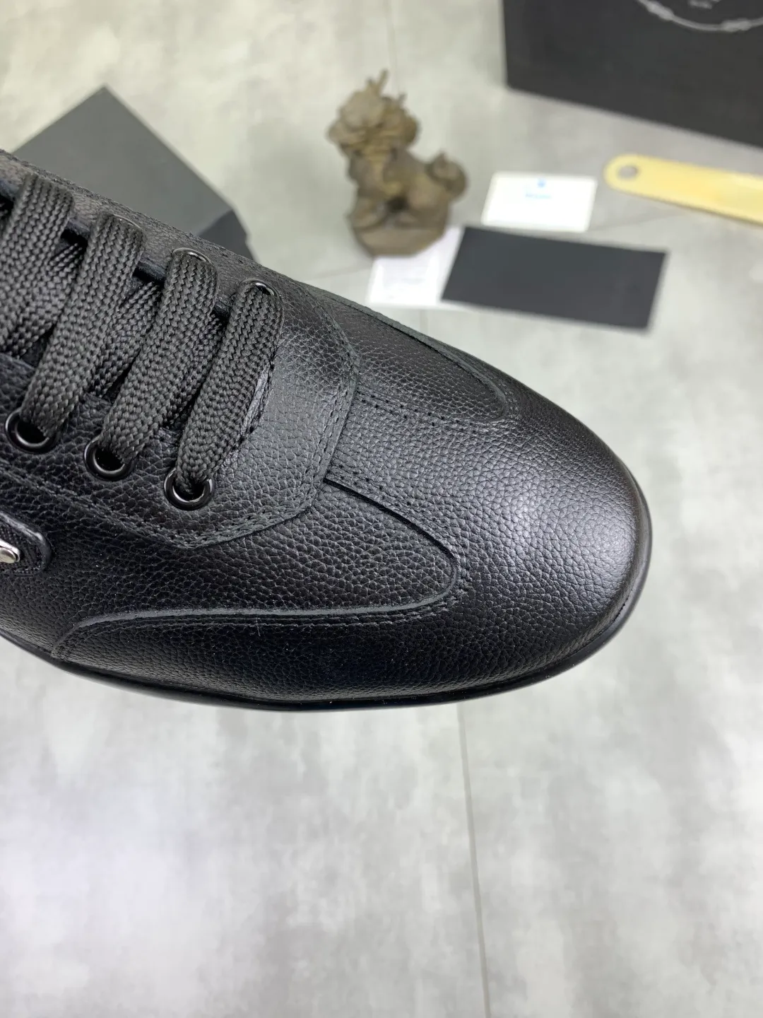 Men's Men's Shoes P400💰[New Style] The latest classic model of high-quality PRADA breathable and comfortable men's shoes is now on the official website, 1:1 copied, synchronized in Hong Kong, and on the same catwalk; all made of calfskin with breathable mesh fabric ➕Imported soft and comfortable sheep Leather lining, 🍡🍡original rubber outsole is non-slip and wear-resistant; comfortable to wear, attractive style, fine workmanship, and simple and neat shoe last, showing a man's courage and toughness, 👍size 38 to 44; 3⃣️colors🉑️ to choose from